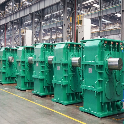 鋼管生產(chǎn)線(xiàn)專(zhuān)用減速機(jī)在泰隆一次裝配試驗(yàn)成功!